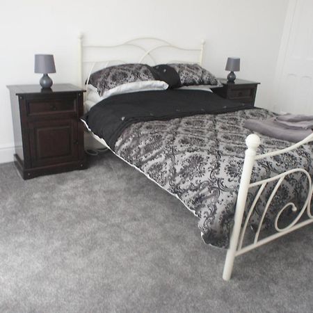 Flat 2 Opposite Travel Lodge كولوين باي المظهر الخارجي الصورة