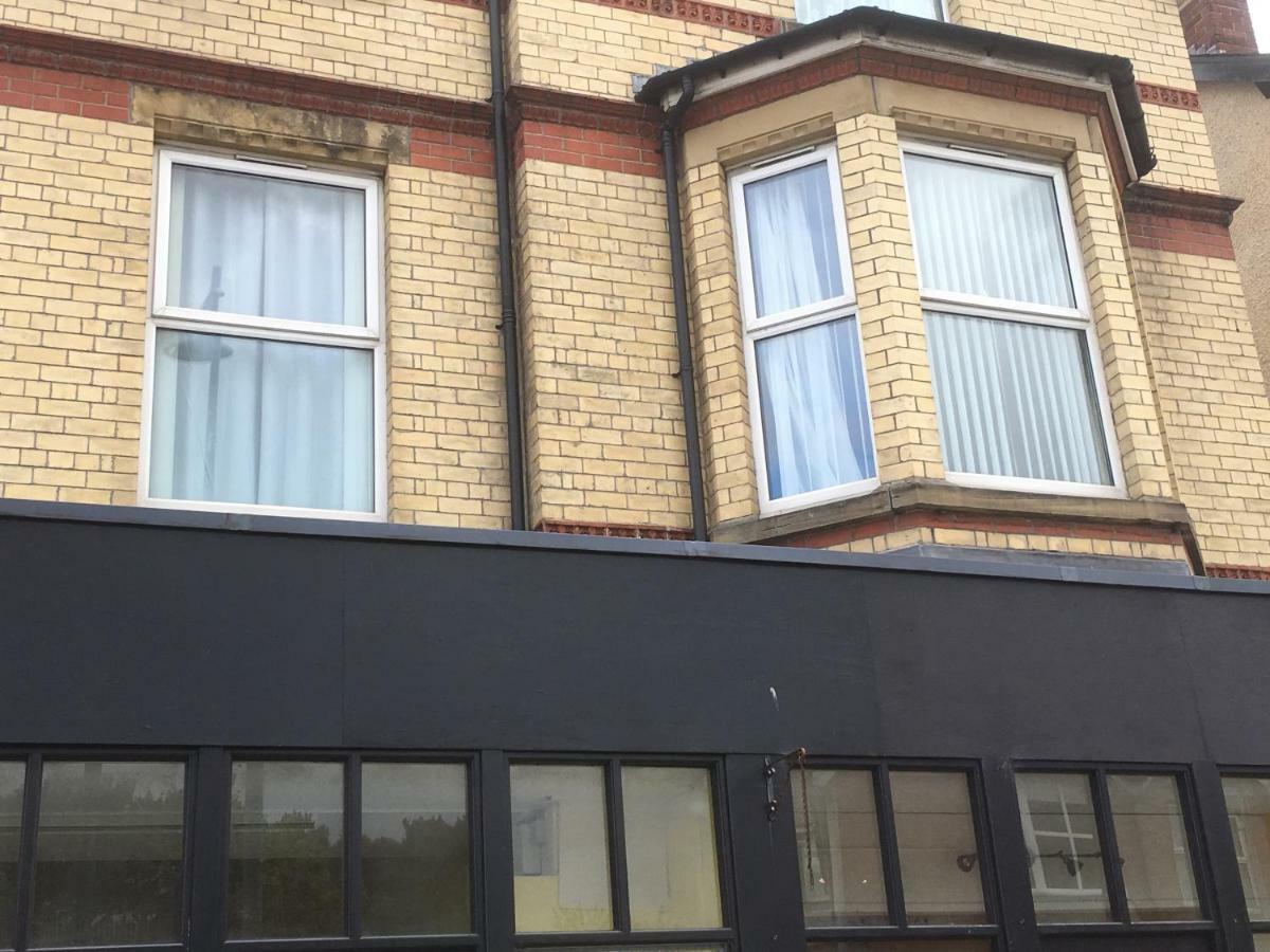 Flat 2 Opposite Travel Lodge كولوين باي المظهر الخارجي الصورة
