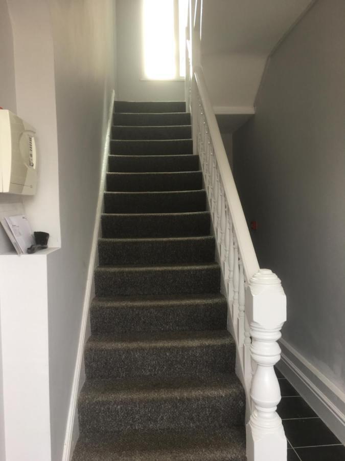 Flat 2 Opposite Travel Lodge كولوين باي المظهر الخارجي الصورة