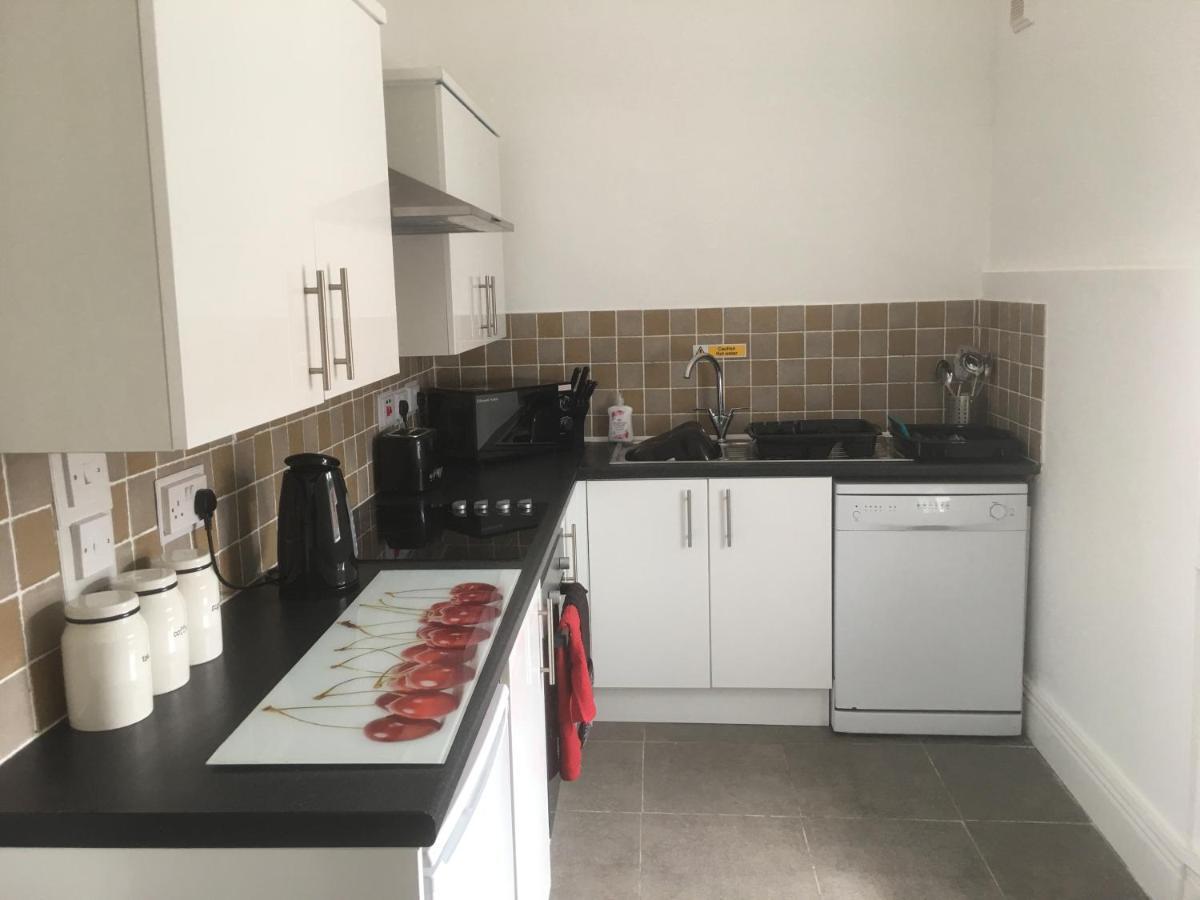 Flat 2 Opposite Travel Lodge كولوين باي المظهر الخارجي الصورة