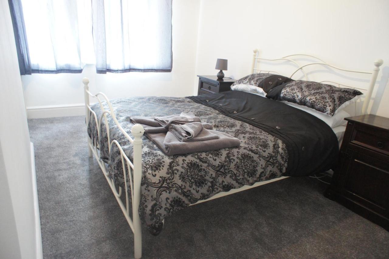 Flat 2 Opposite Travel Lodge كولوين باي المظهر الخارجي الصورة
